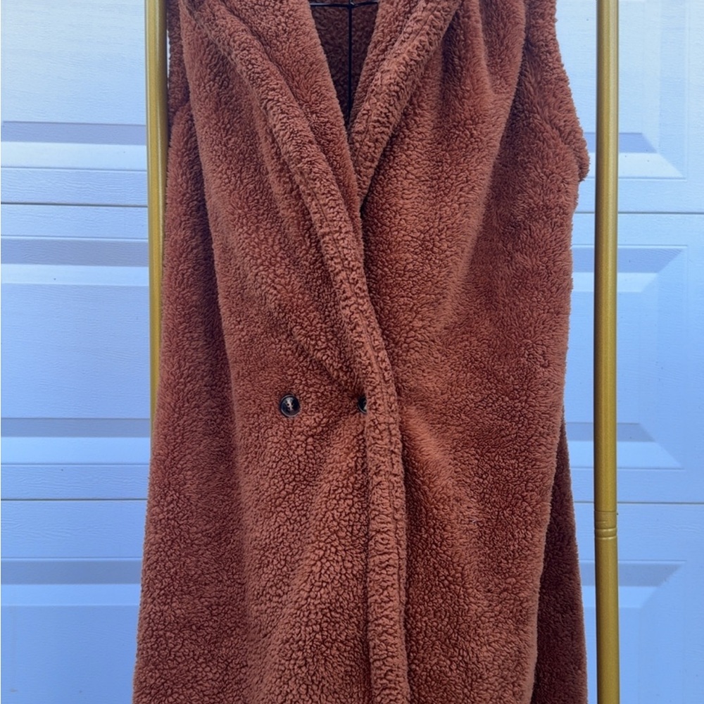 Woman’s Collared Teddy Coat with Double Button & Pockets